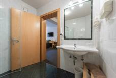 Hotel Kesslwirt - Bad Zimmer 201